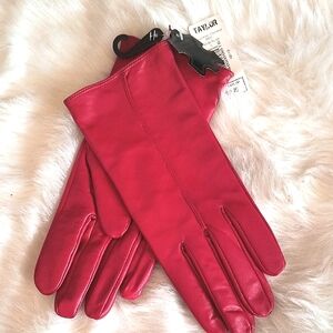 NWT Taylor Red Leather Gloves. Size Large.